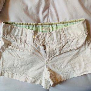 White American Eagle shorts